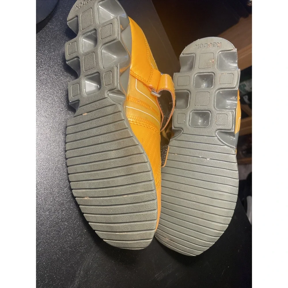 Reebok Crossfit Shoes U-Form Youths Sz 5-1/2 . Lightly Worn. Orange. Great Cond
